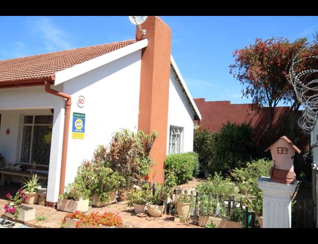 2 BEDROOM HOUSE FOR SALE IN KENSINGTON